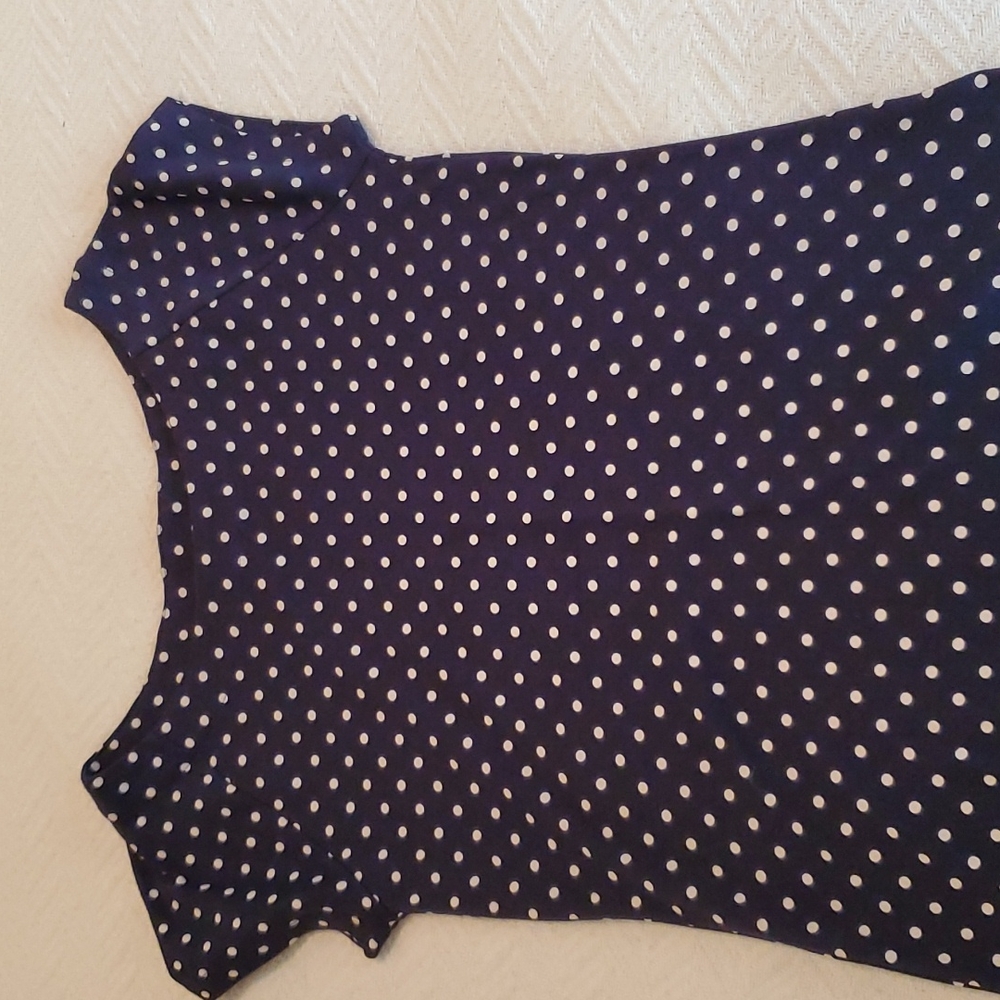 Short sleeve t-shirt. Lauren size Large